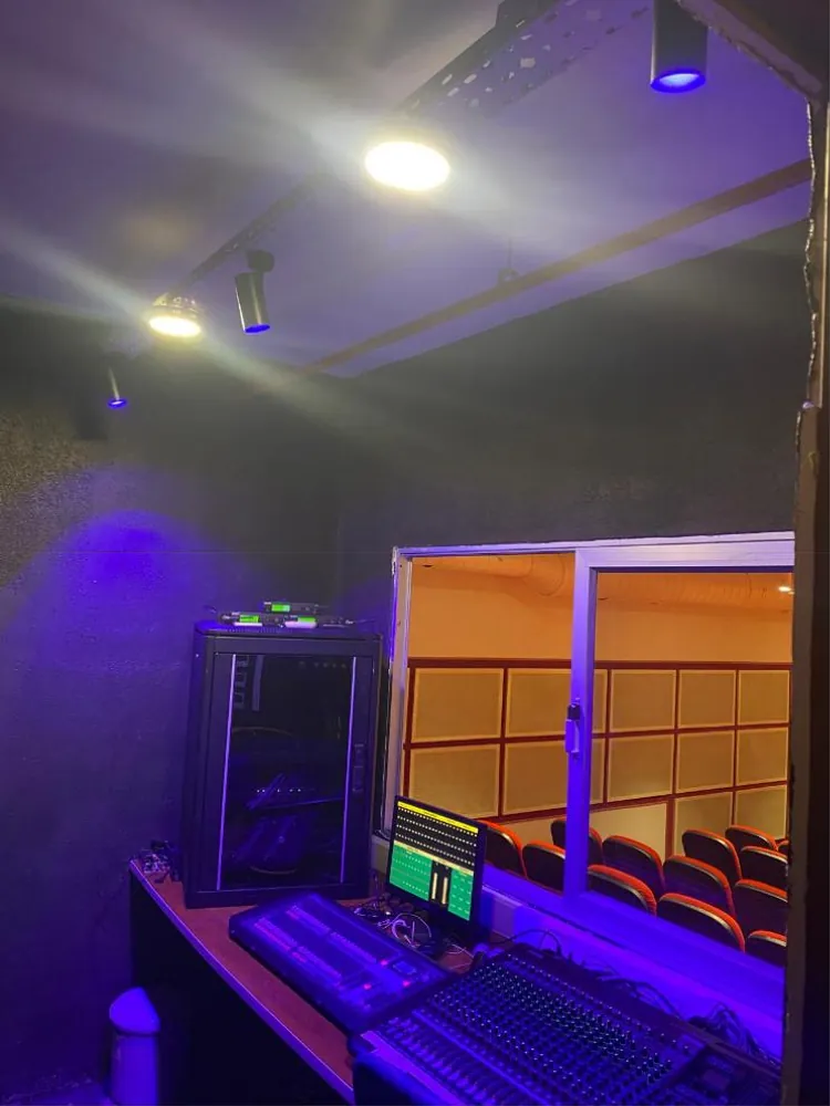 Küçük salon reji aydınlatması
